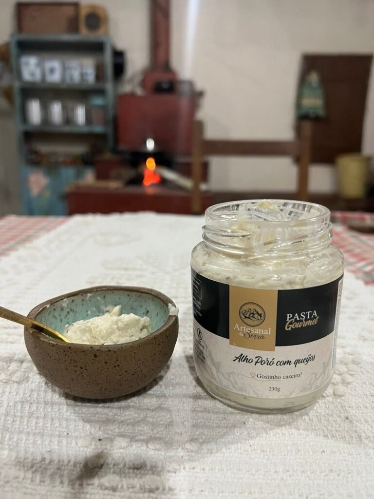 Pasta de Alho Poro Com Queijos